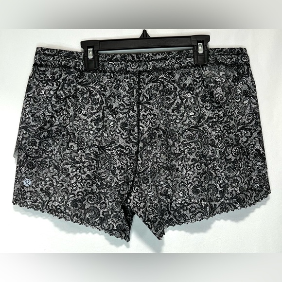 Lululemon Hit It Short 3.5” Lightweight Lace Activewear Running Yoga Fitness Gym - Picture 8 of 12